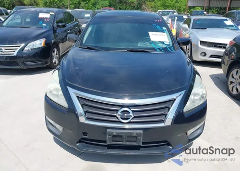 2015 Nissan Altima 2.5 from USA, damaged, VIN 1N4AL3AP4FN919381